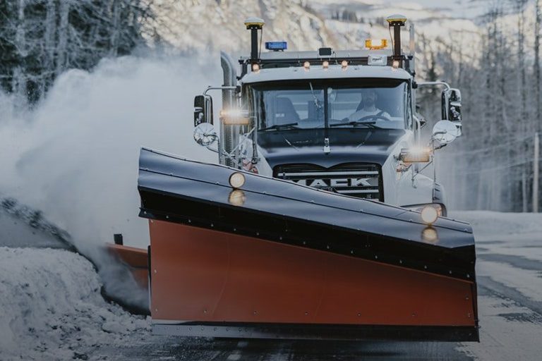 Mack plow truck